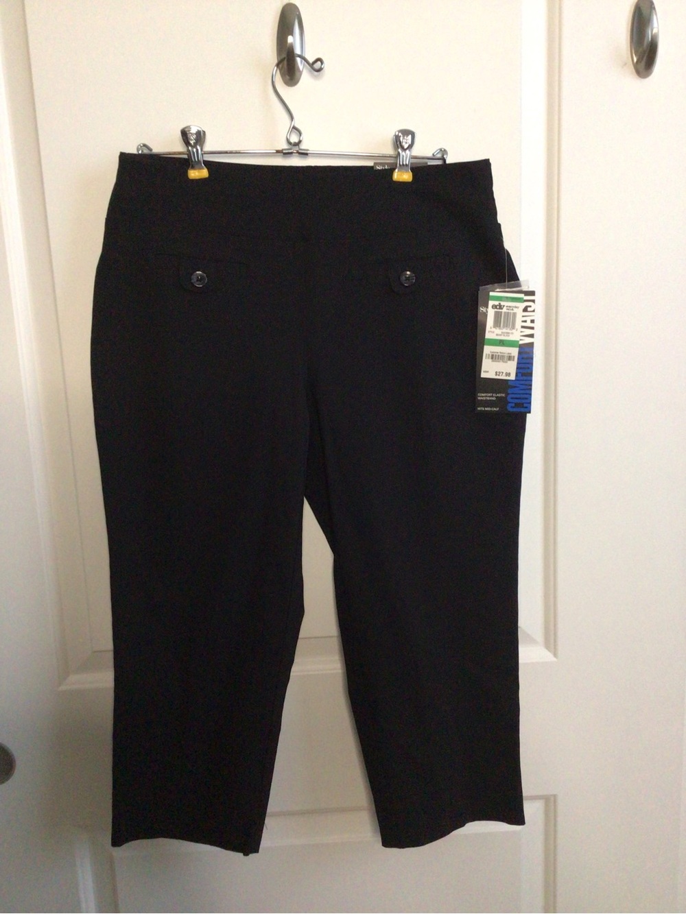 Style & Co. Black Cropped Capris with Button Detail